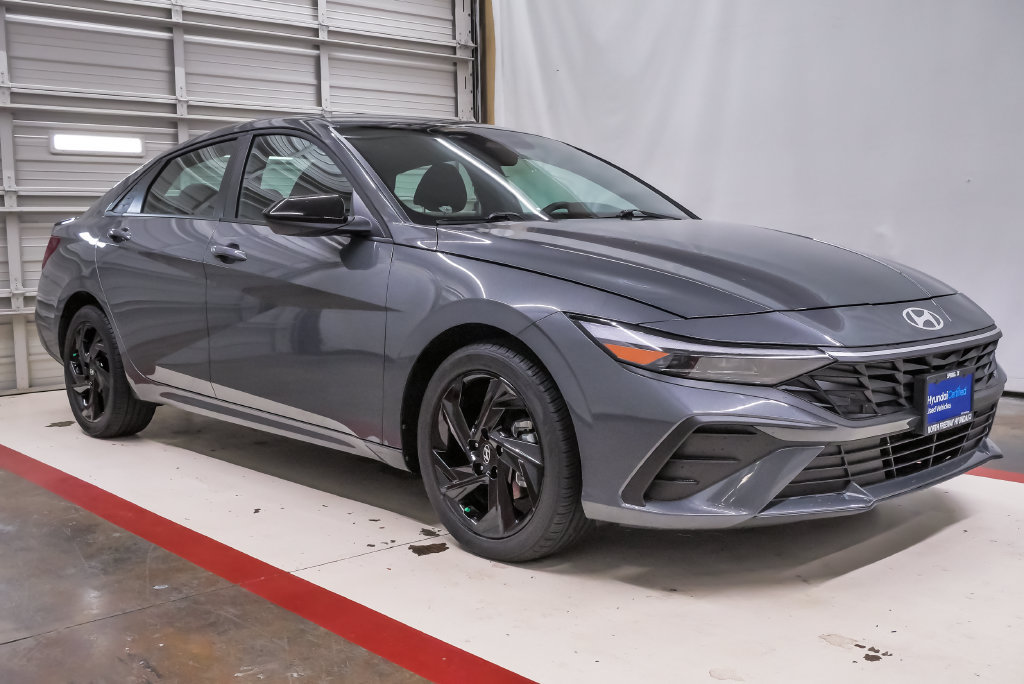 Certified 2026 Hyundai Elantra Sport FWD image 5