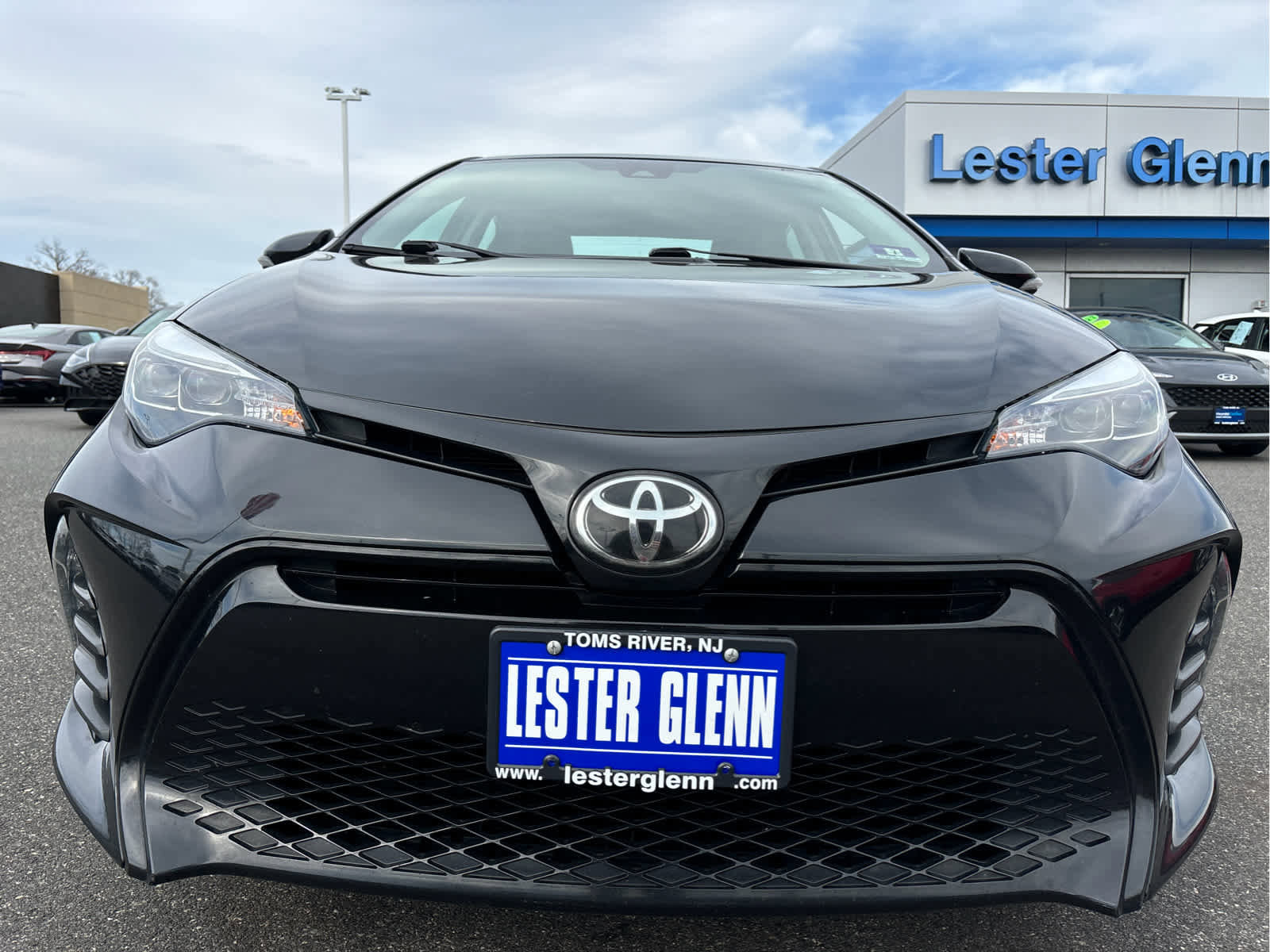 Used 2019 Toyota Corolla SE w/ SE Premium Package image 4
