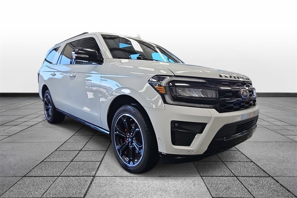 Used 2022 Ford Expedition Max Limited image 3