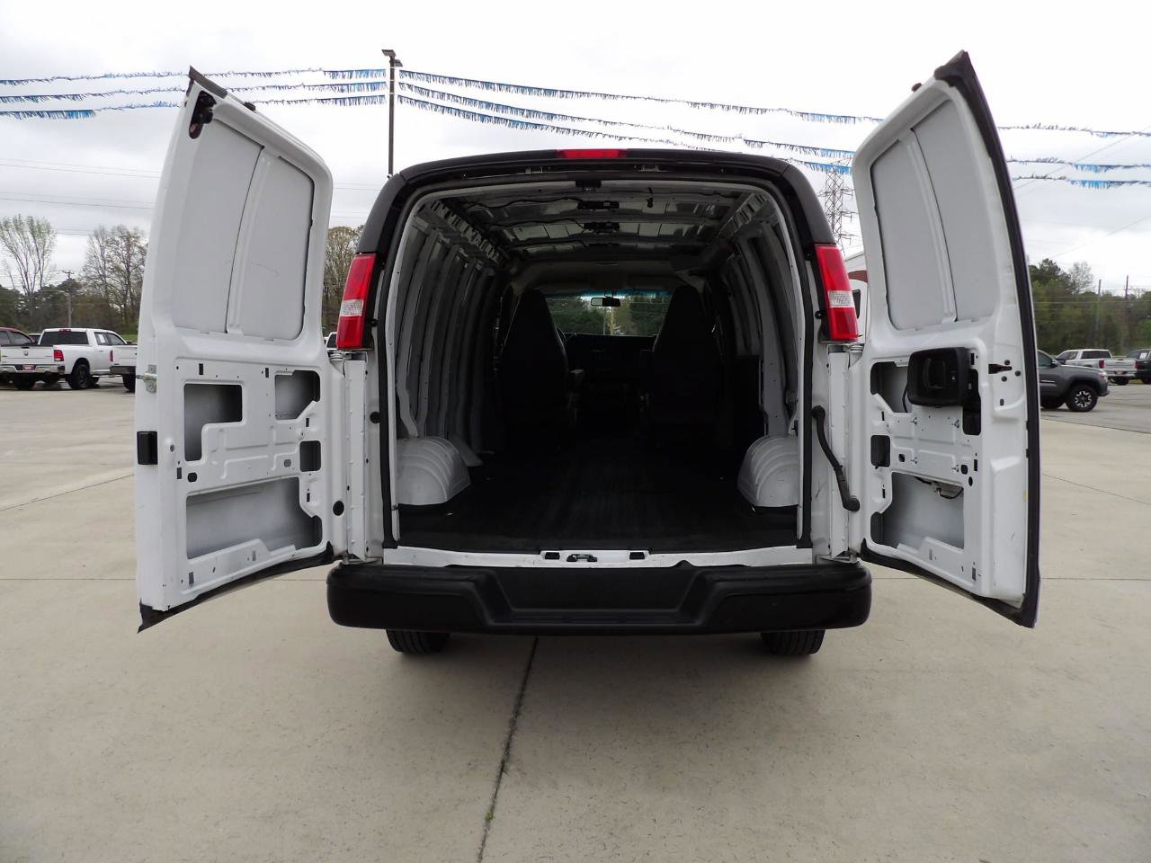 Used 2023 Chevrolet Express 2500 1500 Cargo w/ Driver Convenience Package image 31