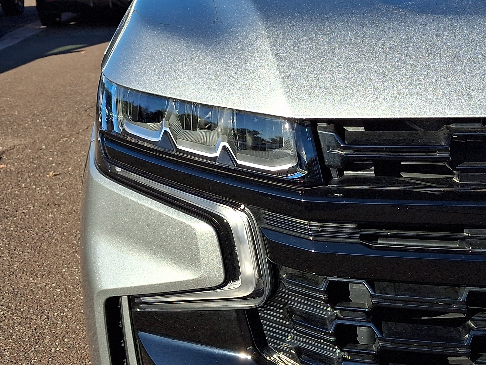 Used 2024 Chevrolet Suburban Z71 w/ Luxury Package AWD/4WD image 9