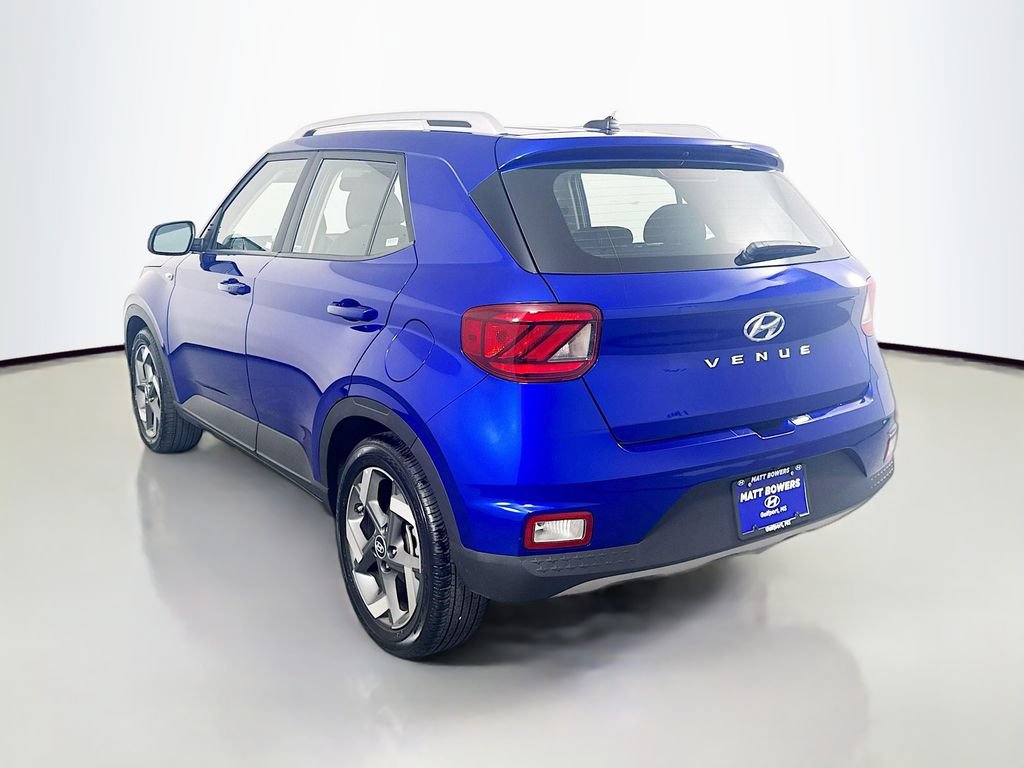 Certified 2025 Hyundai Venue SEL FWD image 7