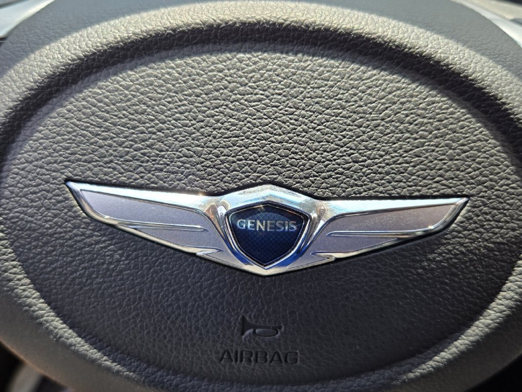 Used 2023 Genesis G70 2.0T RWD image 27