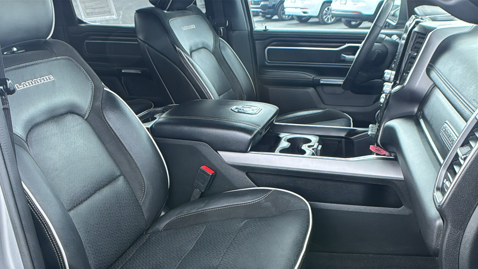 Used 2025 RAM 1500 Laramie AWD/4WD image 15