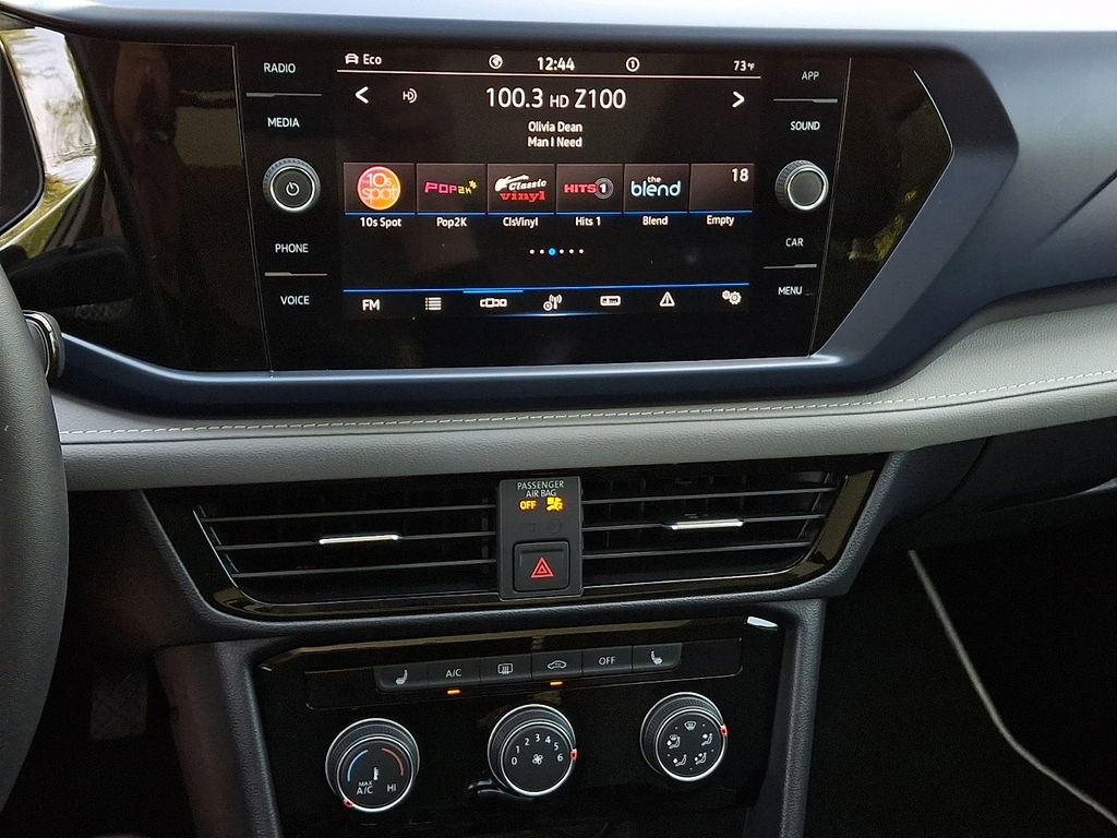 Certified 2023 Volkswagen Taos SE w/ Panoramic Sunroof Package AWD/4WD image 16