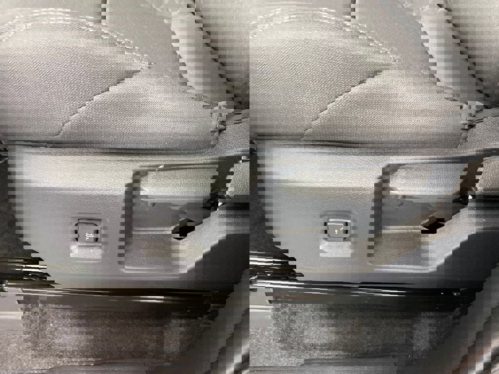 New 2026 Toyota Tacoma SR image 8