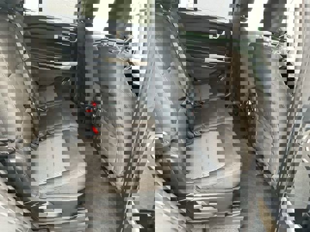 Used 2022 Ford Explorer XLT image 13