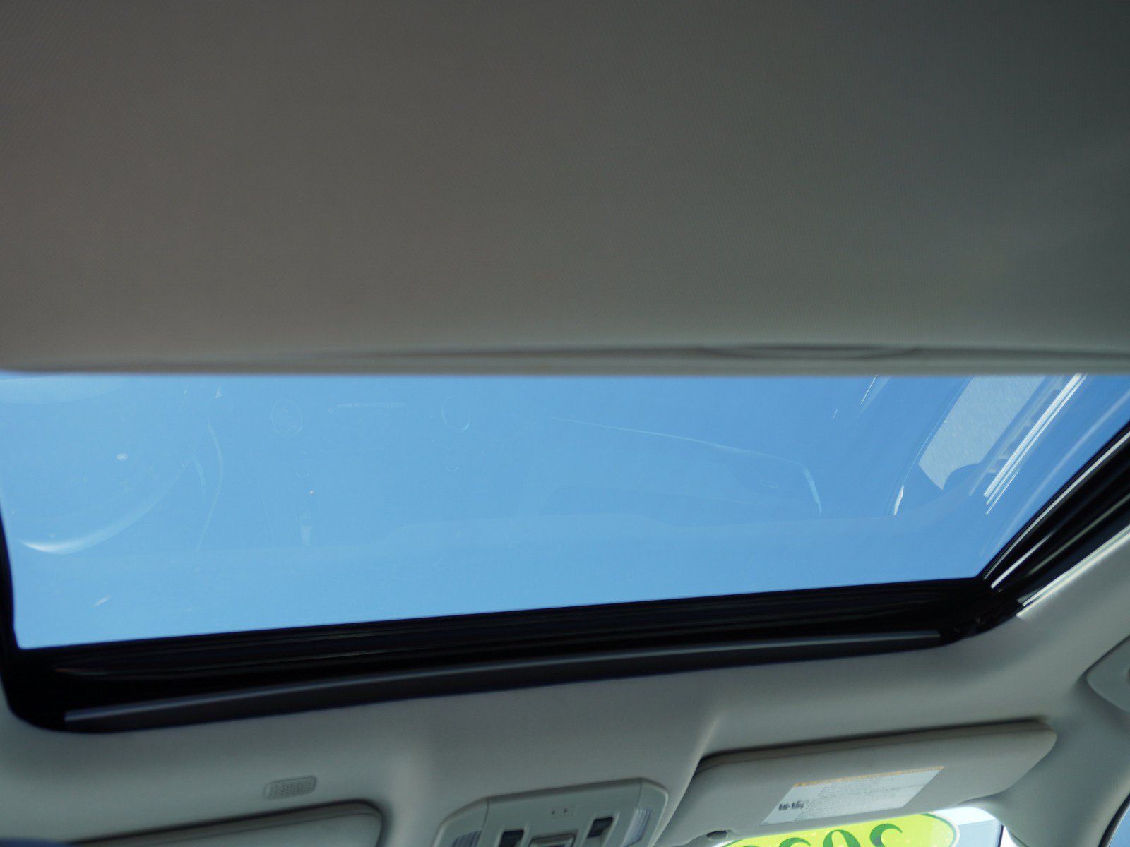 Used 2022 Toyota Highlander XLE AWD/4WD image 16