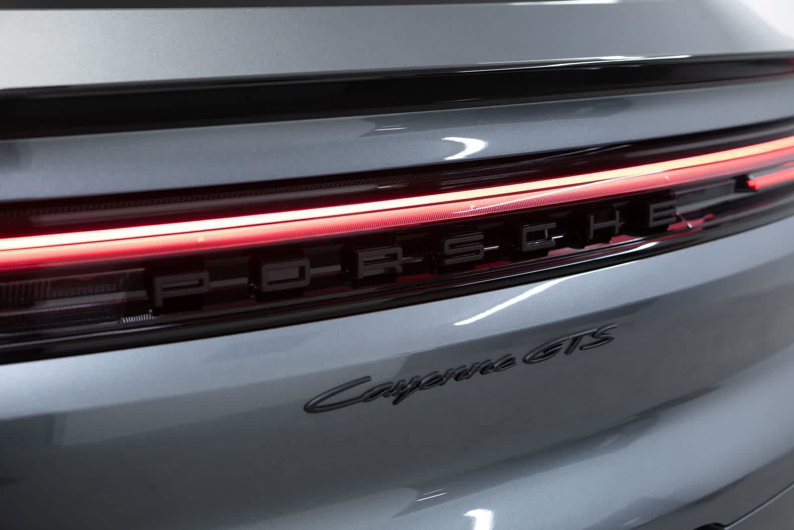 New 2026 Porsche Cayenne GTS AWD/4WD image 38