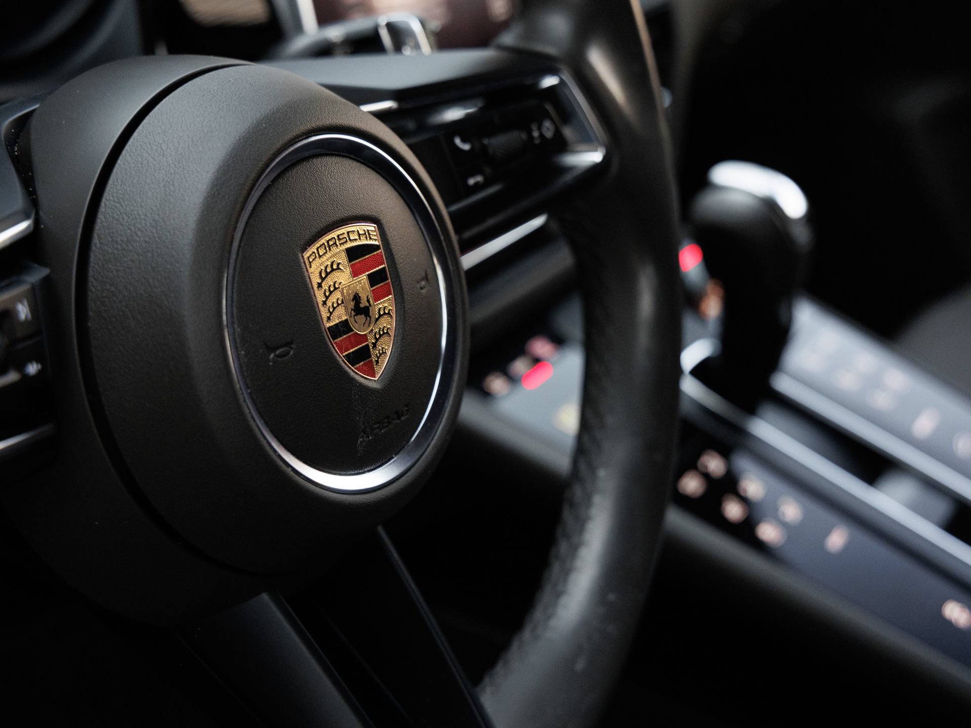 Certified 2022 Porsche Macan AWD/4WD image 18