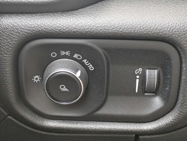 Used 2024 RAM 1500 Tradesman AWD/4WD image 23