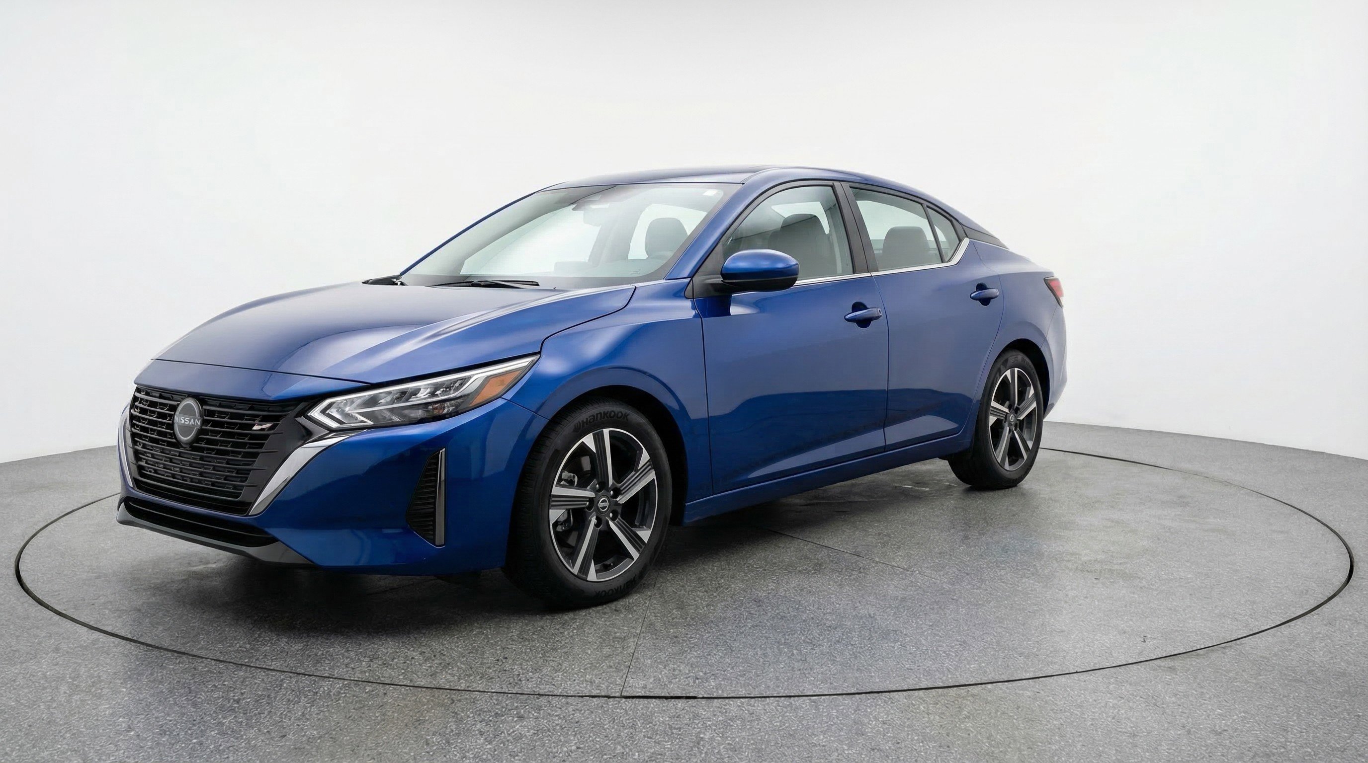Used 2025 Nissan Sentra SV FWD image 3
