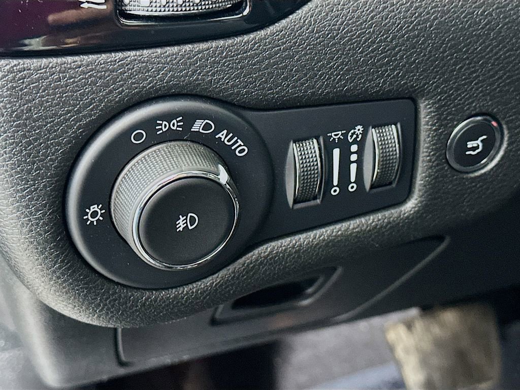 Certified 2023 Jeep Cherokee Altitude Lux w/ Lux Elite Package image 18