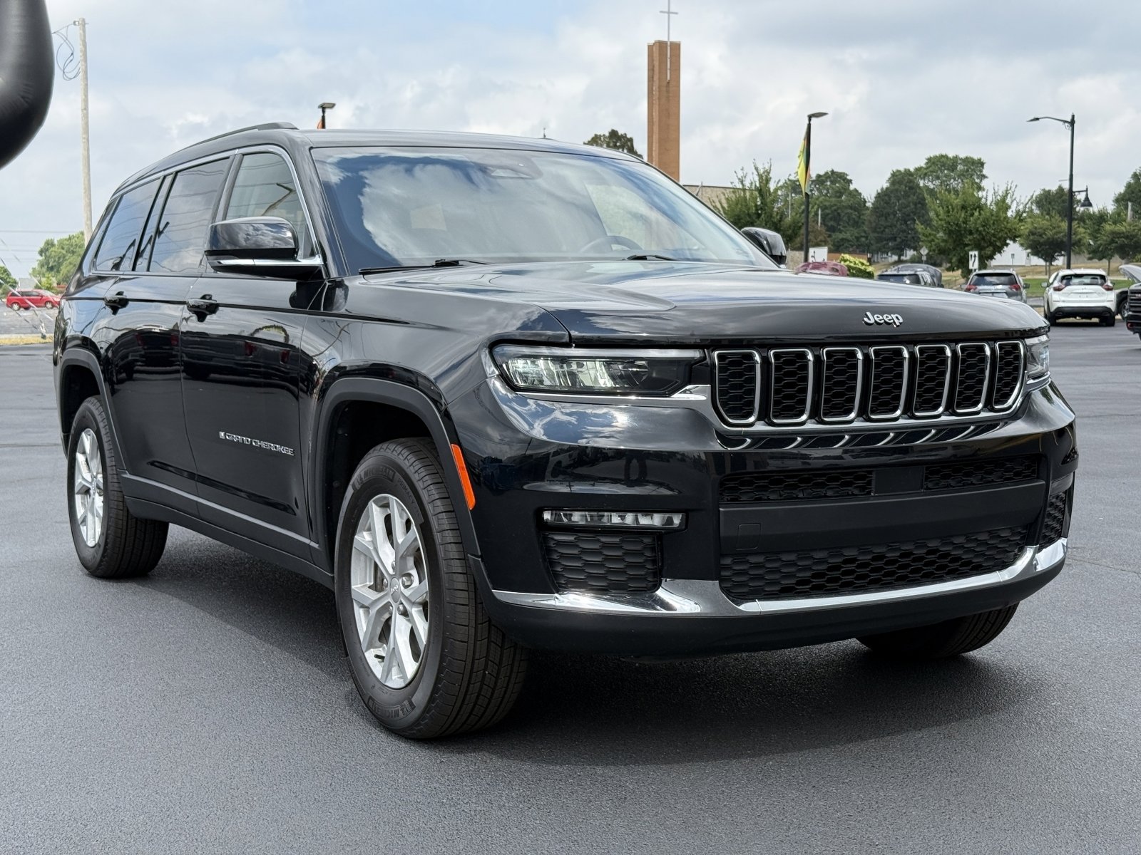 Used 2021 Jeep Grand Cherokee L Limited image 2