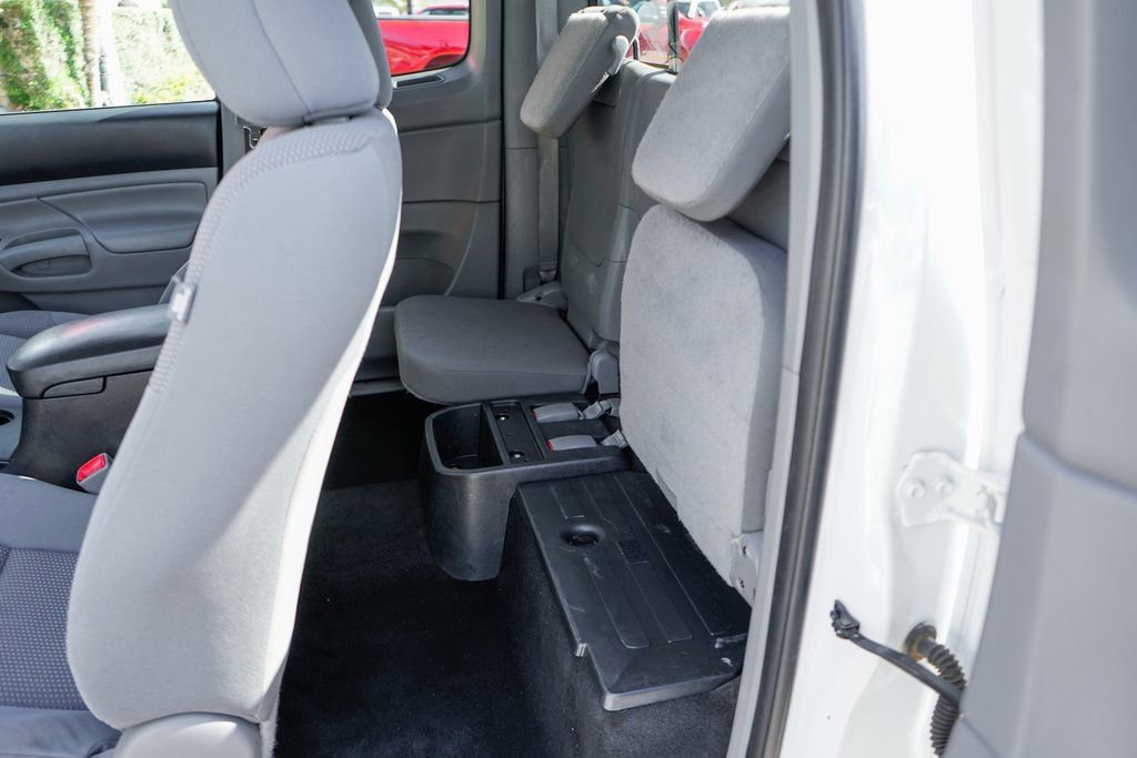 Used 2014 Toyota Tacoma 2WD Access Cab w/ Convenience Package image 17