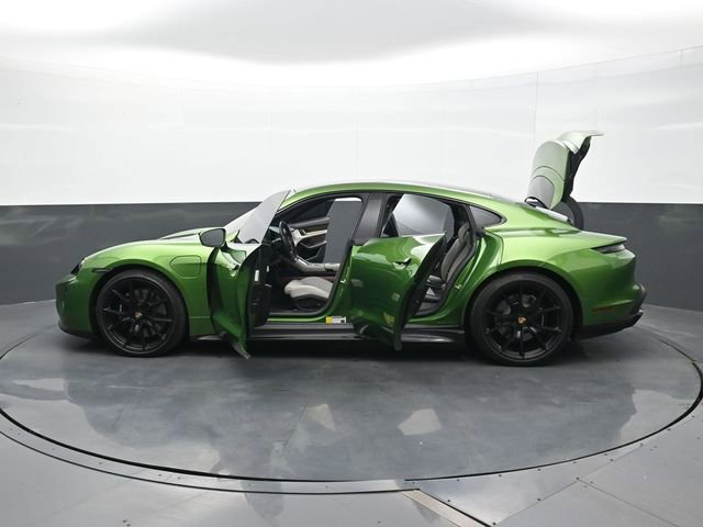 Certified 2022 Porsche Taycan GTS image 31