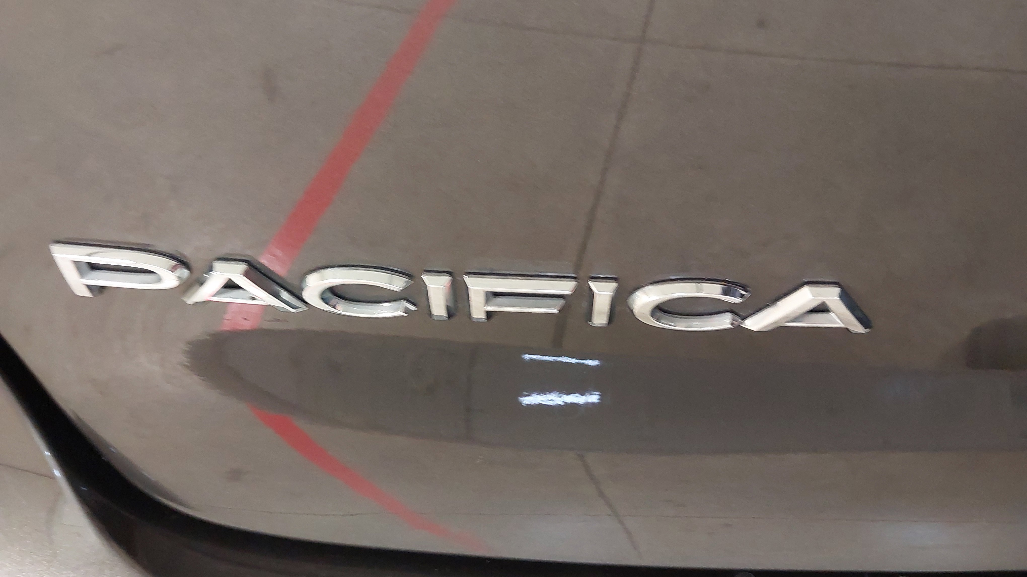 Used 2022 Chrysler Pacifica Touring-L image 17