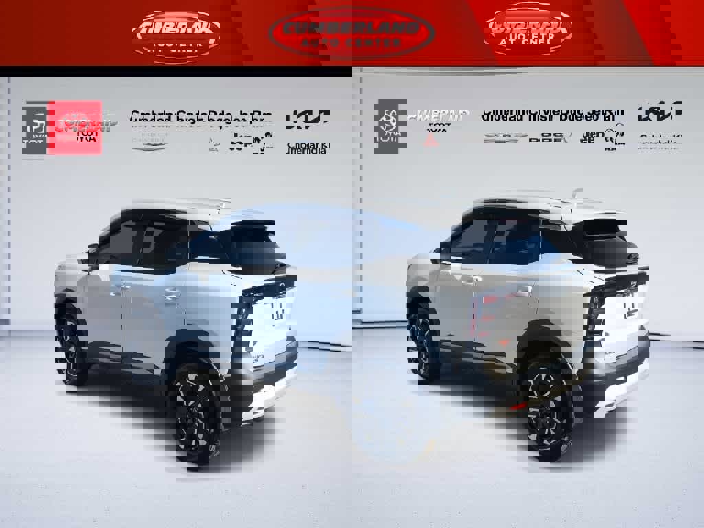 Used 2025 Nissan Kicks SV image 6