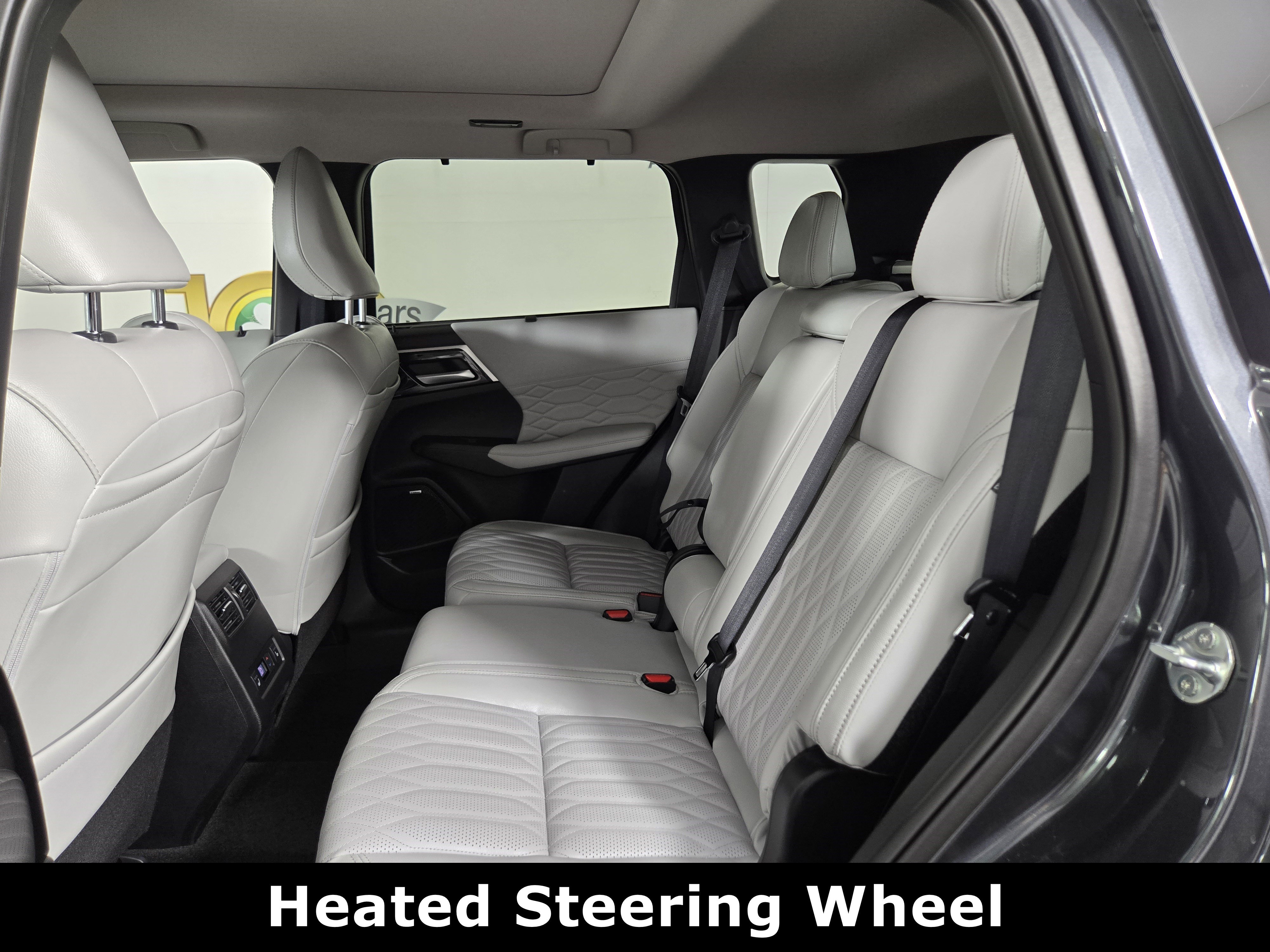 New 2025 Mitsubishi Outlander SEL image 11