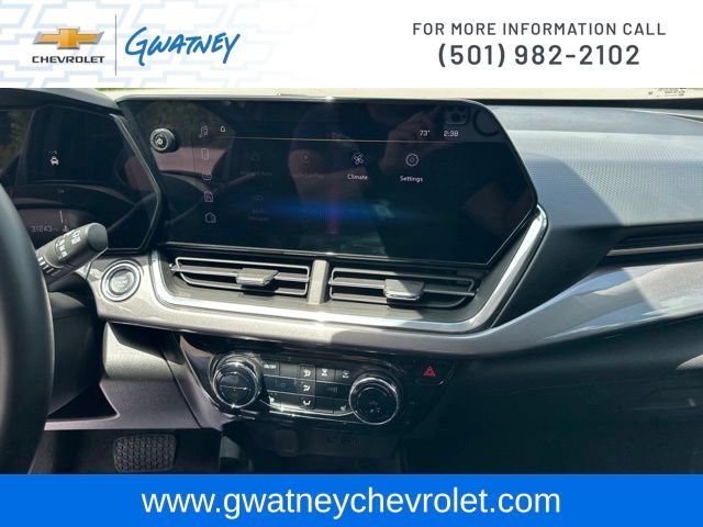 Used 2025 Chevrolet Trax ACTIV w/ Sunroof Package FWD image 17