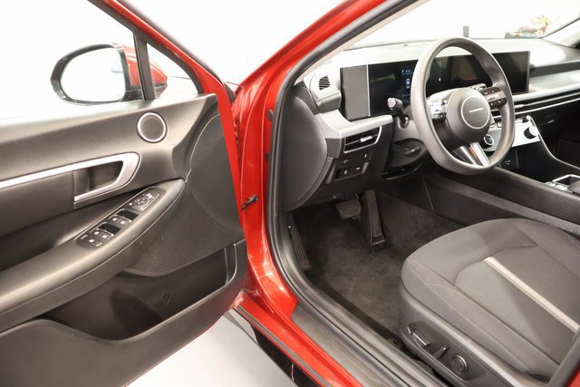 Used 2025 Hyundai Sonata SEL FWD image 8