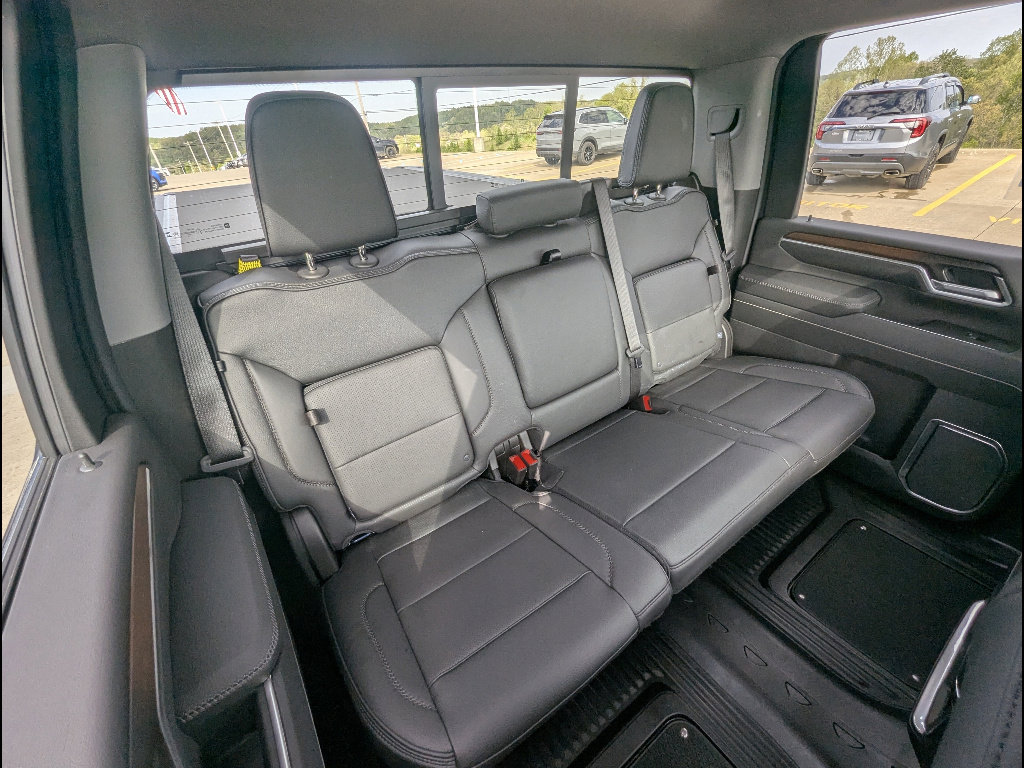 Used 2025 GMC Sierra 3500 Denali w/ Denali Reserve Package image 23