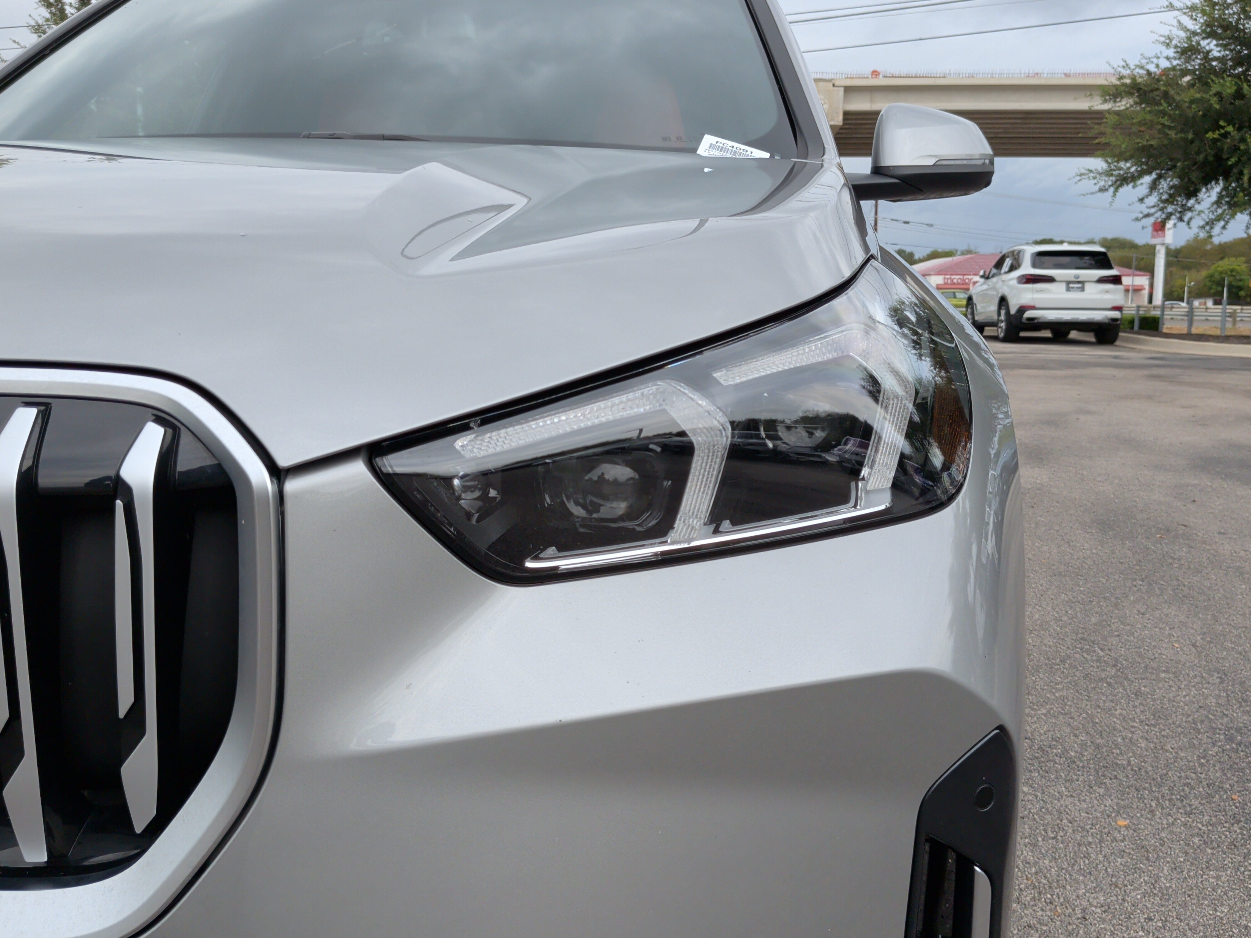 Used 2025 BMW X1 xDrive28i AWD/4WD image 3