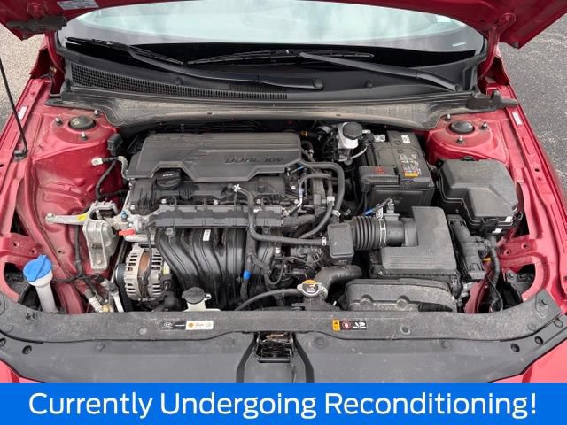 Used 2024 Hyundai Elantra Limited FWD image 2