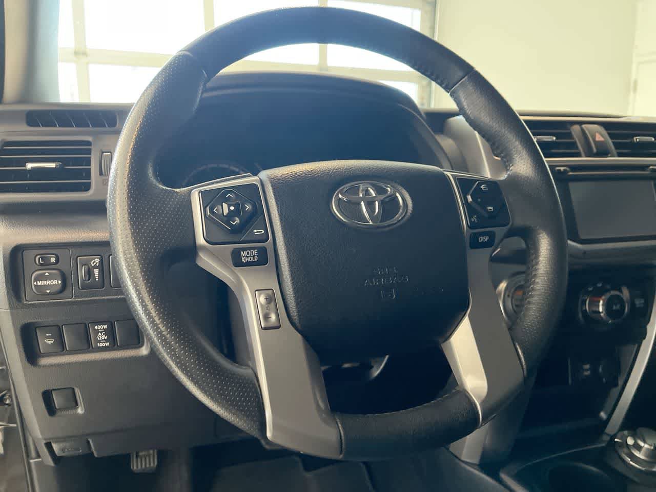 Used 2018 Toyota 4Runner SR5 AWD/4WD image 14