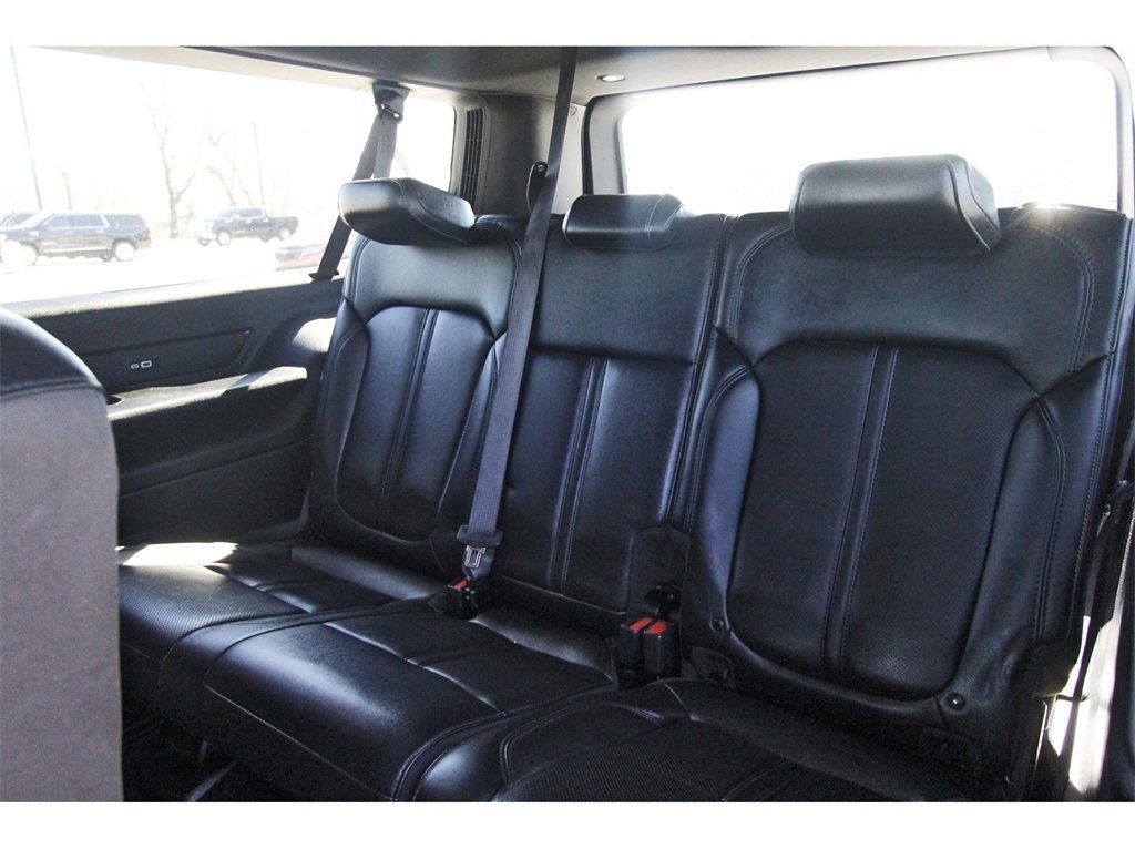 Used 2023 Jeep Wagoneer L 2WD w/ Premium Group I image 35