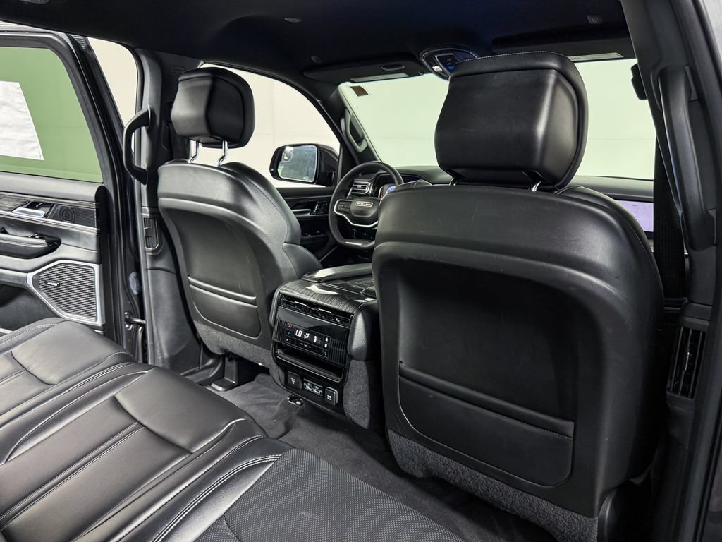 Used 2022 Jeep Wagoneer Series III AWD/4WD image 51