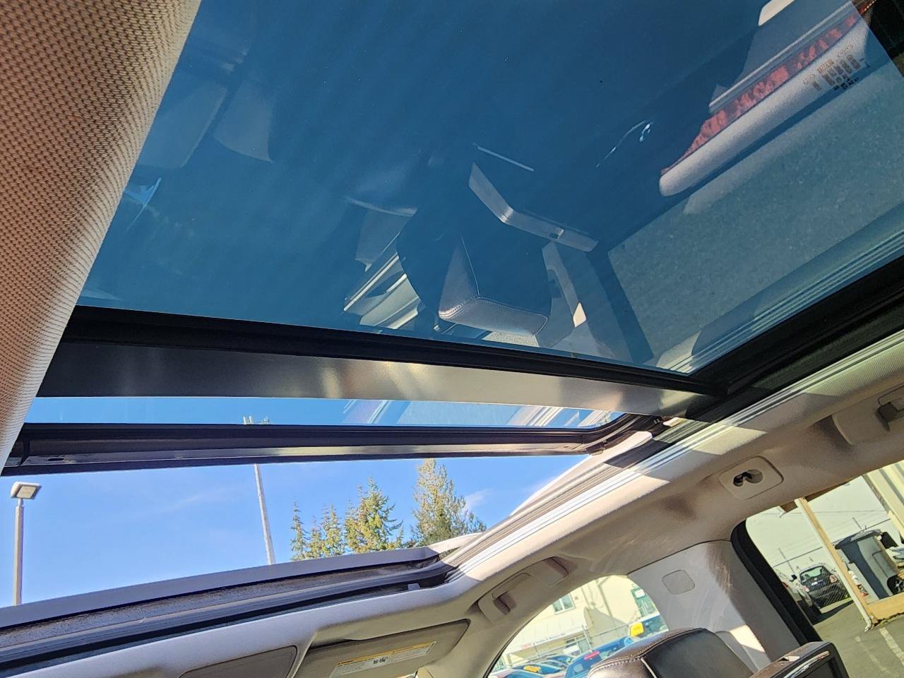 Used 2010 Cadillac SRX Luxury FWD image 23