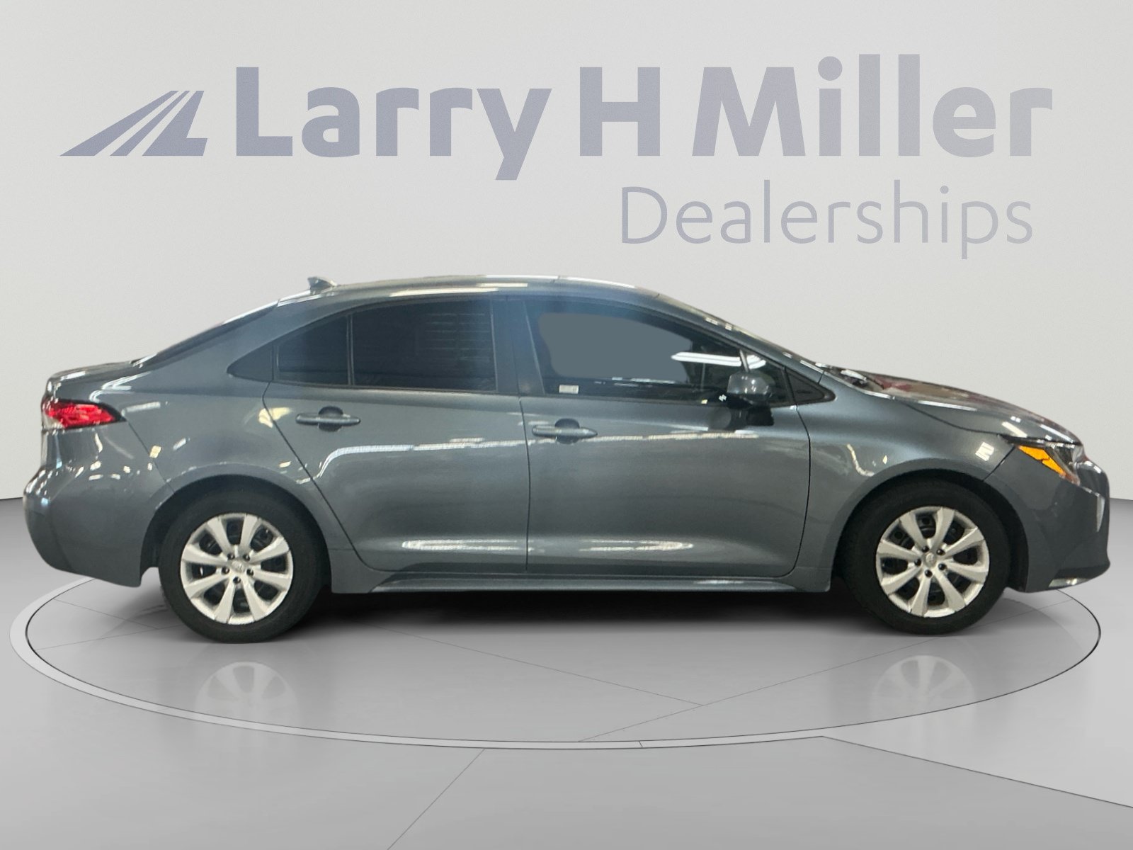 Used 2020 Toyota Corolla LE w/ Carpet Mat Package (TMS) FWD image 6