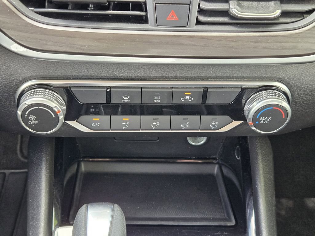 Used 2024 Nissan Altima 2.5 SV FWD image 13
