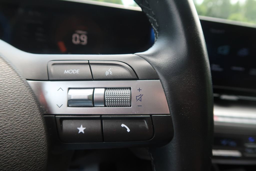 Used 2024 Hyundai Kona SEL FWD image 28
