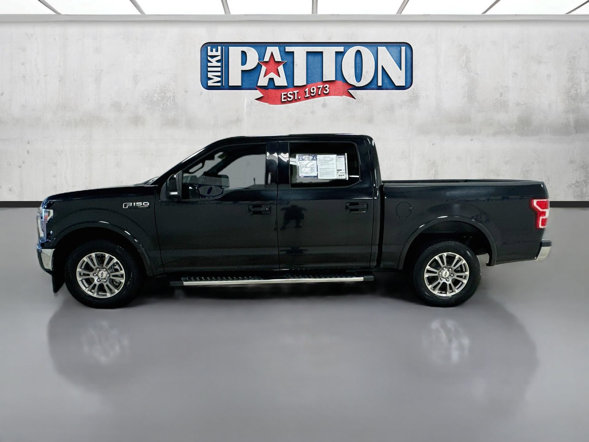 Used 2018 Ford F150 Lariat w/ Trailer Tow Package RWD image 4