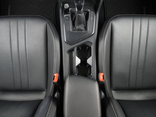Used 2022 Volkswagen Tiguan SE FWD image 21