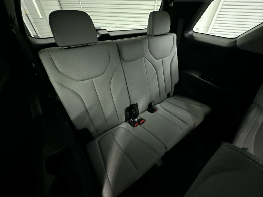 Used 2024 Hyundai Palisade SEL FWD image 18