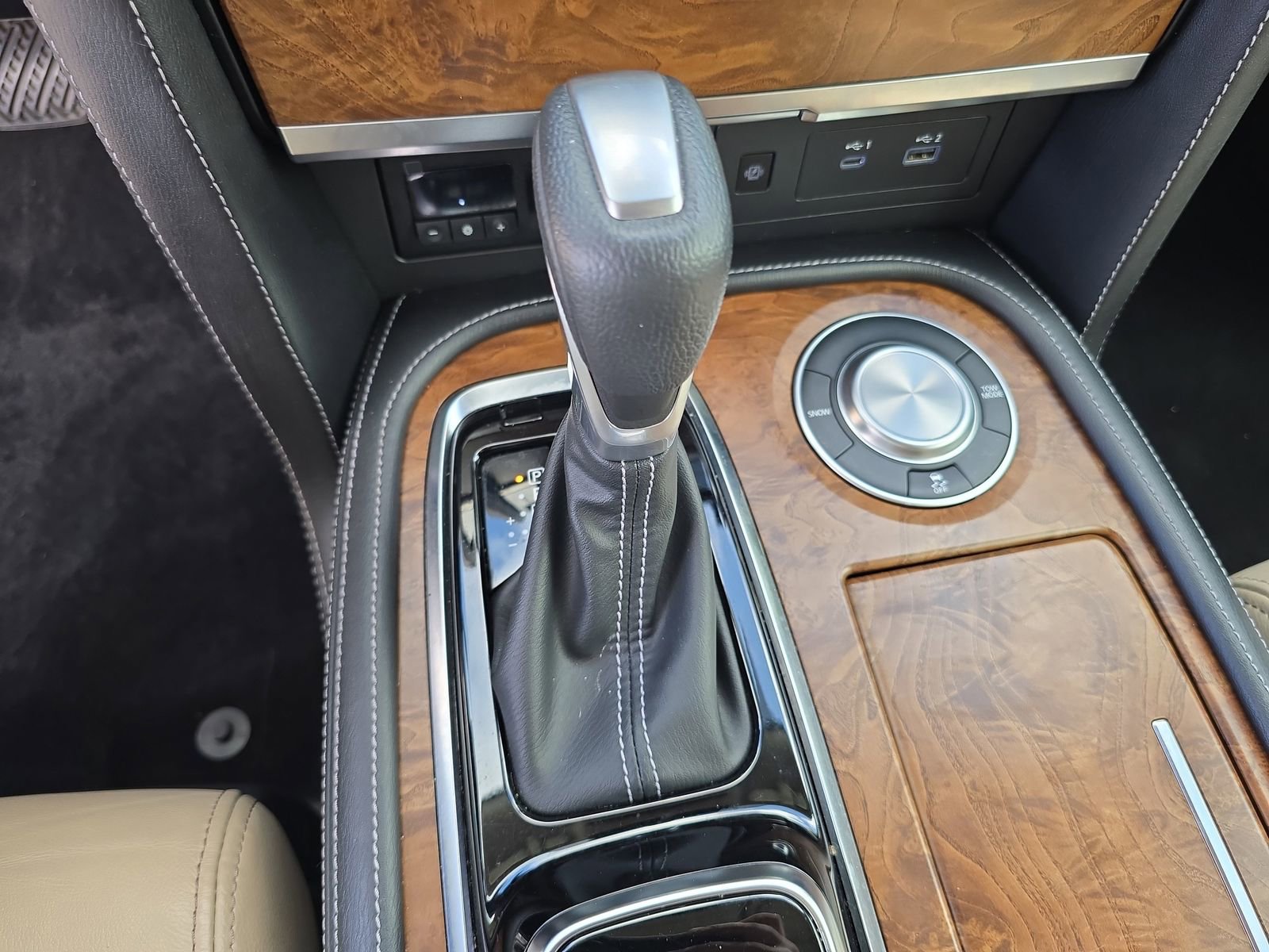 Used 2023 Nissan Armada SL w/ Captain's Chairs Package image 21