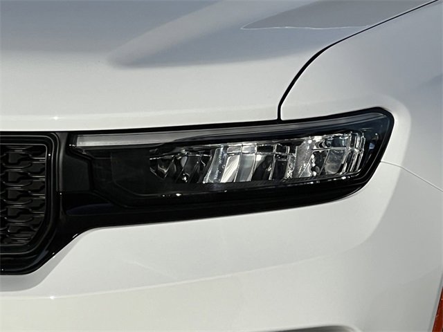 New 2025 Jeep Grand Cherokee Altitude image 40