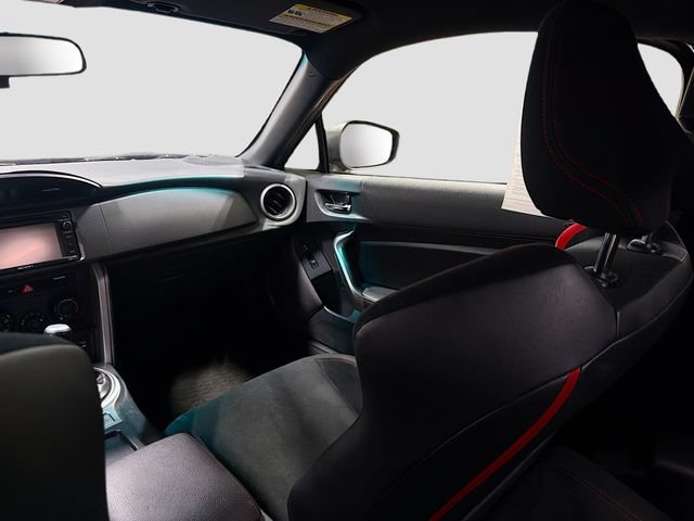 Used 2015 Scion FR-S RWD image 17