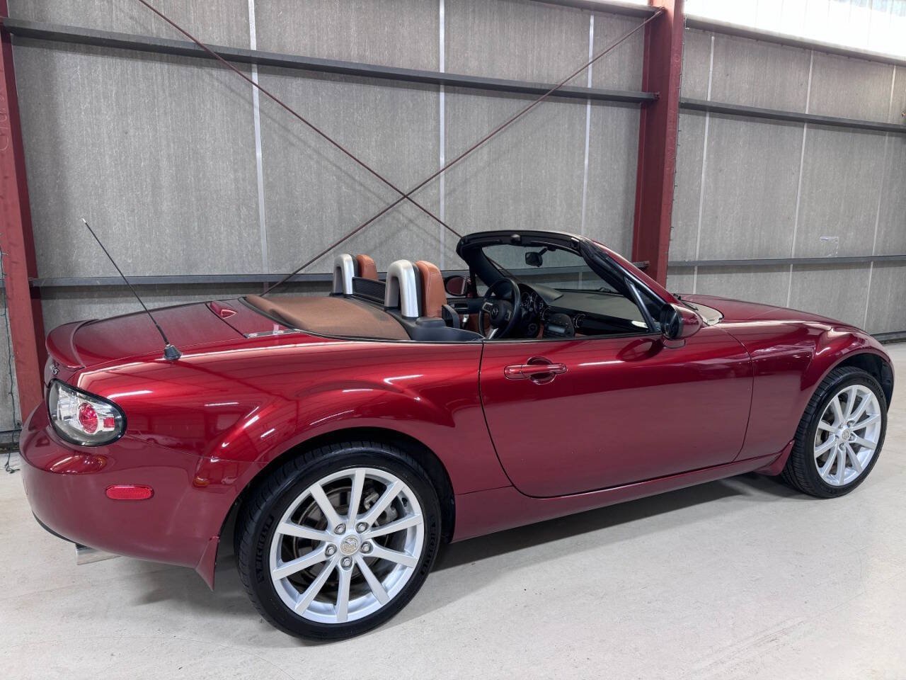 Used 2007 MAZDA MX-5 Miata Grand Touring w/ Premium Pkg RWD image 37