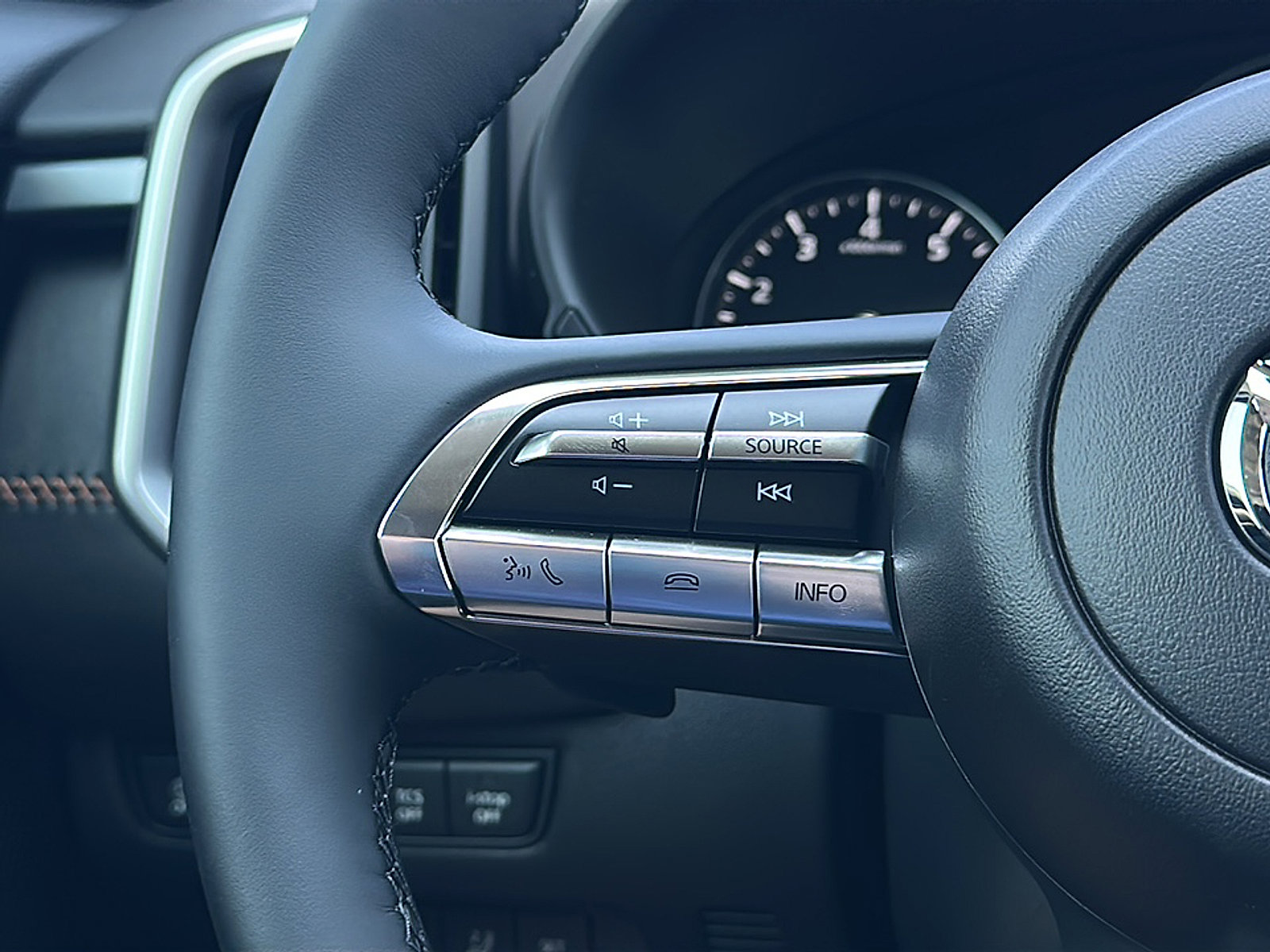 New 2025 MAZDA CX-50 AWD 2.5 Turbo w/ Weather Package image 19