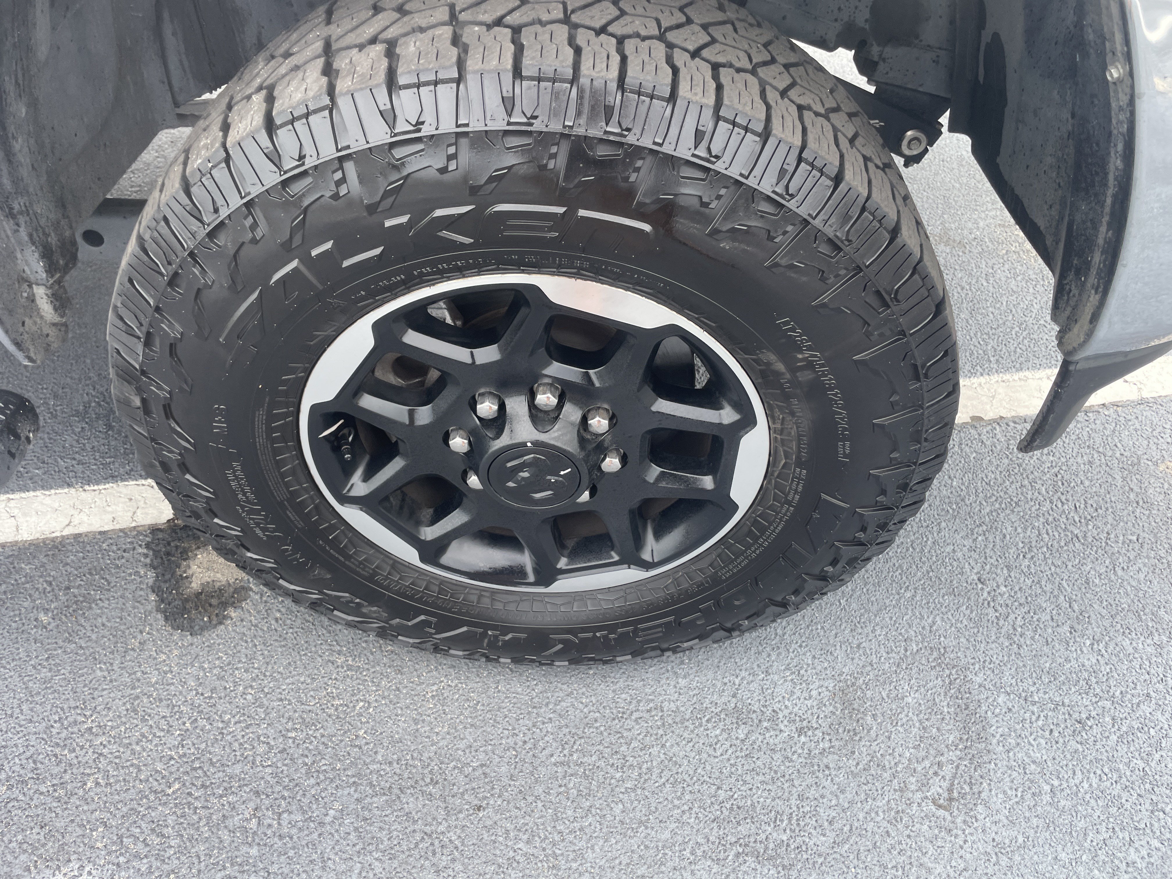 Used 2025 RAM 3500 Laramie AWD/4WD image 10