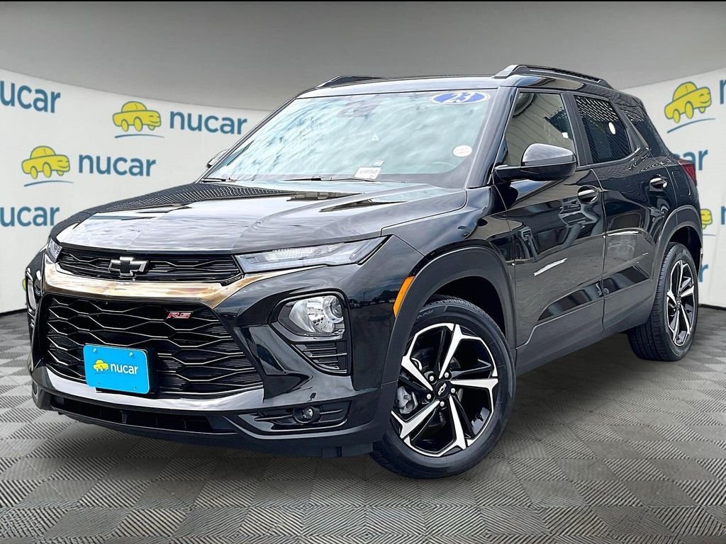 Used 2023 Chevrolet TrailBlazer RS w/ Technology Package FWD image 3