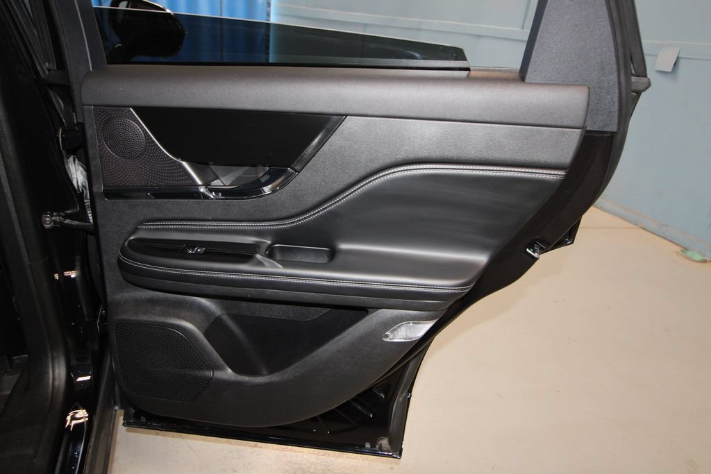 Used 2024 Lincoln Corsair AWD w/ Equipment Group 101A image 24