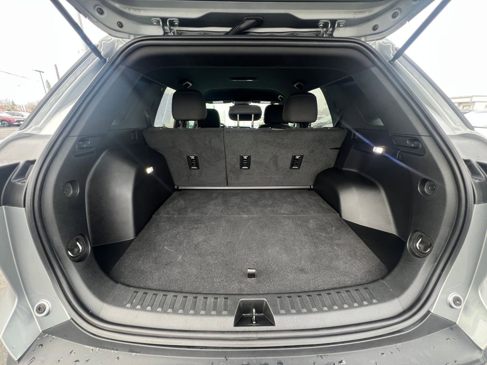 Used 2025 Chevrolet Equinox LT AWD/4WD image 31