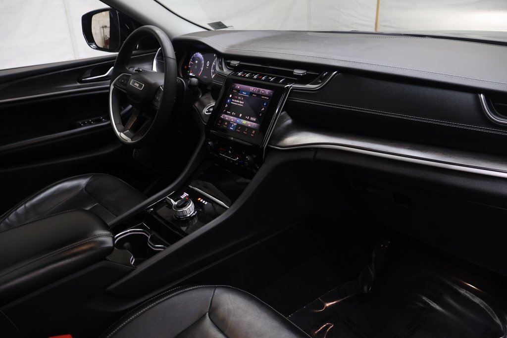 Used 2022 Jeep Grand Cherokee L Limited image 11