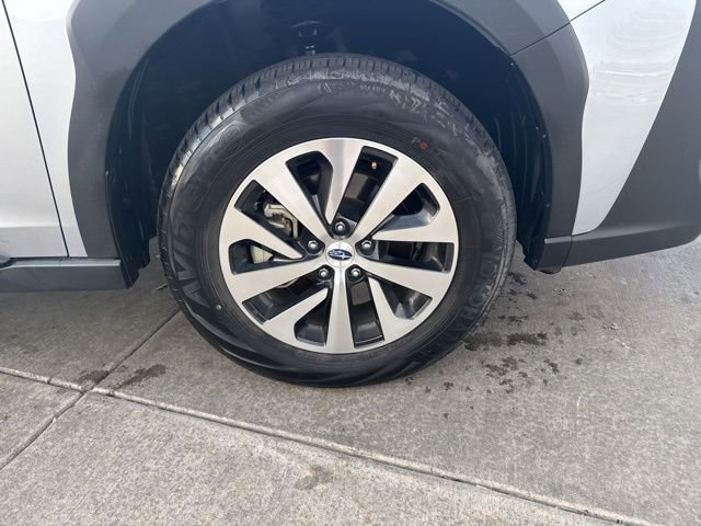 Used 2025 Subaru Outback Premium image 12