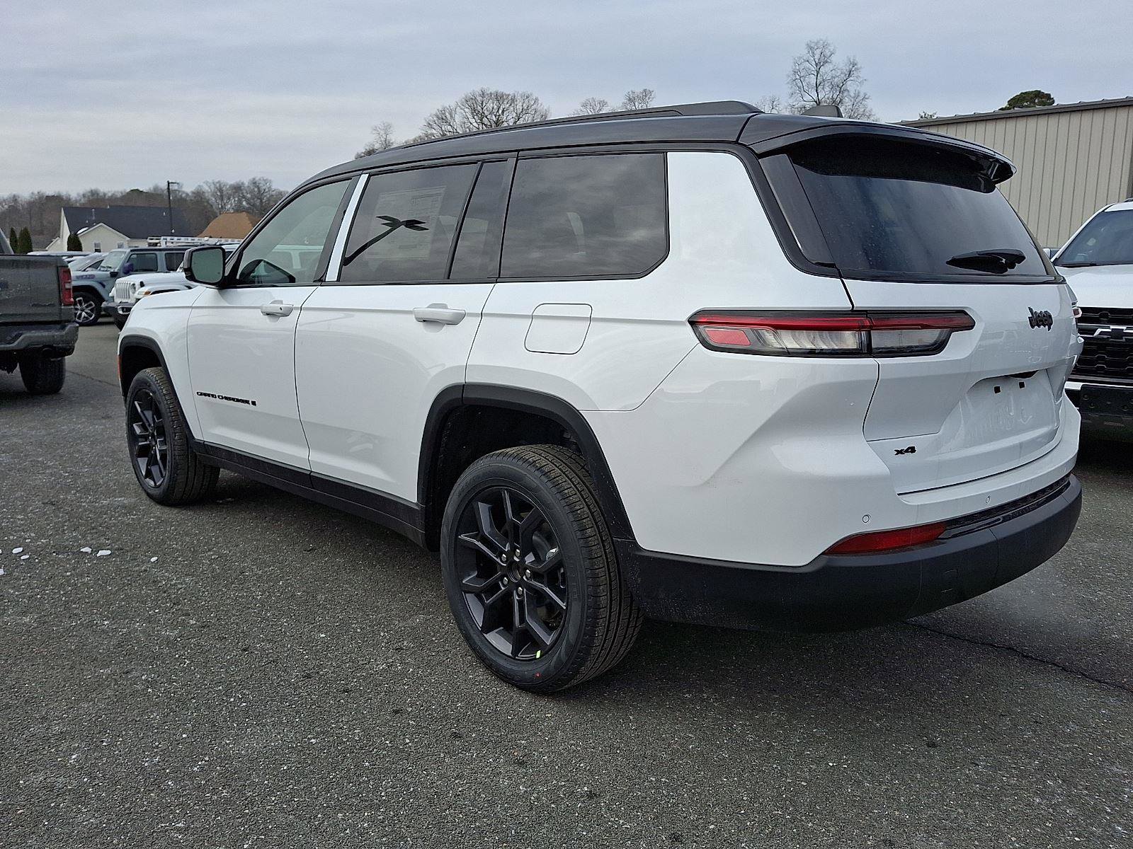 New 2025 Jeep Grand Cherokee L Limited image 4